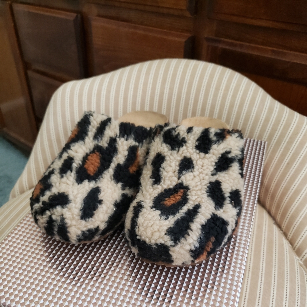 Steve Madden slippers